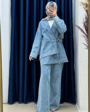 طقم جاكيت وبنطال دنيم نسائي بتصميم ملفوف باللون الأزرق الفاتح